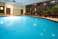 สระว่ายน้ำ Crowne Plaza DENVER AIRPORT CONVENTION CTR, an IHG Hotel