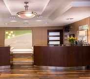 Lobby 6 Holiday Inn & Suites WARREN, an IHG Hotel