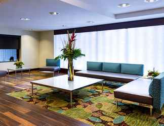 Lobby 2 Holiday Inn & Suites WARREN, an IHG Hotel