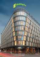 4 Star hotel closed to Clichy Batignolle Quarter Holiday Inn Paris - Porte de Clichy, an IHG Hotel