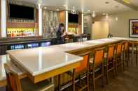 Bar, Cafe and Lounge Holiday Inn PORTLAND-AIRPORT (I-205), an IHG Hotel