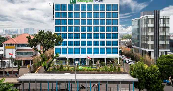 ภายนอกอาคาร Holiday Inn Express JAKARTA MATRAMAN, an IHG Hotel