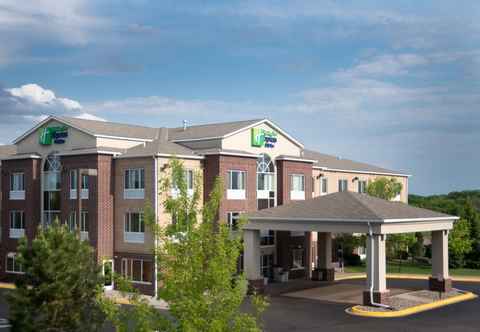 Luar Bangunan Holiday Inn Express & Suites CHANHASSEN, an IHG Hotel