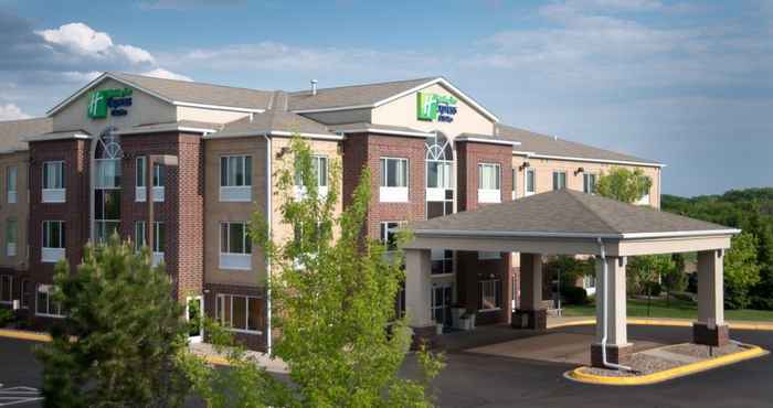 Exterior Holiday Inn Express & Suites CHANHASSEN, an IHG Hotel