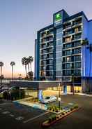 EXTERIOR_BUILDING Holiday Inn Express & Suites SANTA ANA - ORANGE COUNTY, an IHG Hotel