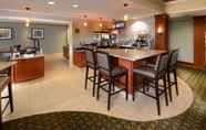 Bar, Kafe, dan Lounge 4 Staybridge Suites RALEIGH-DURHAM APT-MORRISVILLE, an IHG Hotel