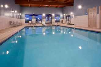 Swimming Pool 4 Holiday Inn Express & Suites MINNEAPOLIS (GOLDEN VALLEY), an IHG Hotel