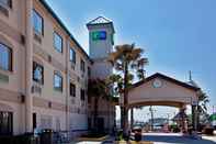 Kolam Renang Holiday Inn Express & Suites LAKE CHARLES, an IHG Hotel