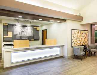 Lobby 2 Holiday Inn Express & Suites BELLEVUE (OMAHA AREA), an IHG Hotel