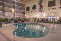 Swimming Pool Holiday Inn AUBURN-FINGER LAKES REGION, an IHG Hotel