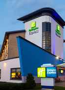 Our hotel has great transport links so you can explore the city. Holiday Inn Express GLASGOW AIRPORT, an IHG Hotel