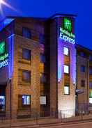 Welcome to Holiday Inn Express Hemel Hempstead Holiday Inn Express Hemel Hempstead, an IHG Hotel