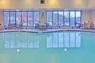 Swimming Pool Holiday Inn Express WINFIELD - TEAYS VALLEY, an IHG Hotel