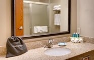 Phòng tắm bên trong 4 Holiday Inn Express & Suites OREM-NORTH PROVO, an IHG Hotel