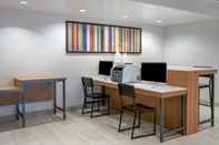 Ruangan Fungsional Holiday Inn Express & Suites ELKINS, an IHG Hotel