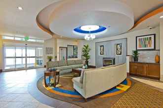 Lobby 4 Holiday Inn Express & Suites DENVER EAST-PEORIA STREET, an IHG Hotel