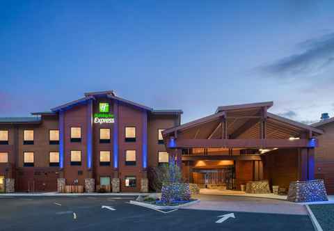 Bên ngoài Holiday Inn Express KLAMATH - REDWOOD NTL PK AREA, an IHG Hotel