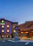 EXTERIOR_BUILDING Holiday Inn Express Klamath - Redwood Ntl Pk Area, an IHG Hotel