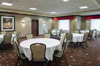 Functional Hall Holiday Inn Express KLAMATH - REDWOOD NTL PK AREA, an IHG Hotel