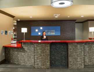 Lobby 2 Holiday Inn Express KLAMATH - REDWOOD NTL PK AREA, an IHG Hotel