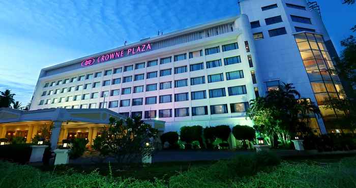 Bên ngoài Crowne Plaza CHENNAI ADYAR PARK, an IHG Hotel