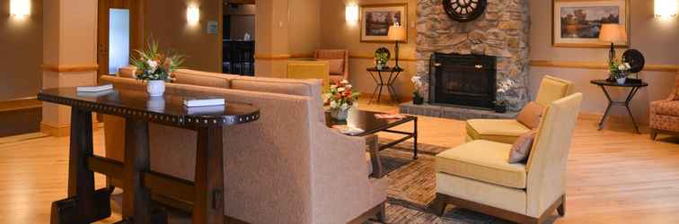 Lobby Holiday Inn Express BREEZEWOOD, an IHG Hotel