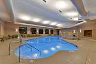 Swimming Pool Holiday Inn Express BREEZEWOOD, an IHG Hotel