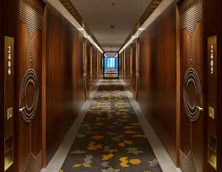 Lobby 2 Crowne Plaza CHENNAI ADYAR PARK, an IHG Hotel