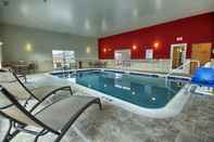 Swimming Pool Holiday Inn Express & Suites NEW MARTINSVILLE, an IHG Hotel