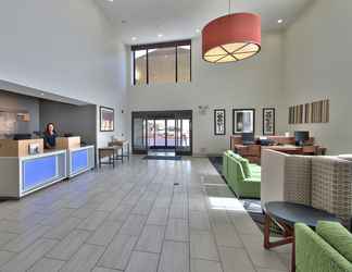 Lobi 2 Holiday Inn Express & Suites ALBUQUERQUE-N. BALLOON FSTA PK, an IHG Hotel