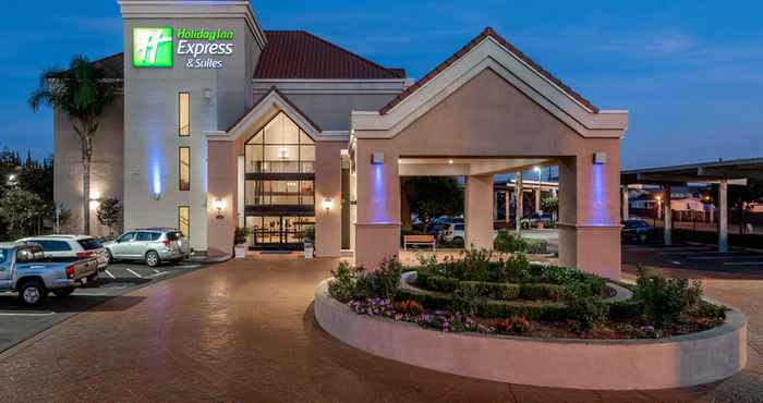 Exterior Holiday Inn Express & Suites LATHROP, an IHG Hotel