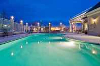 Swimming Pool Holiday Inn REDDING, an IHG Hotel