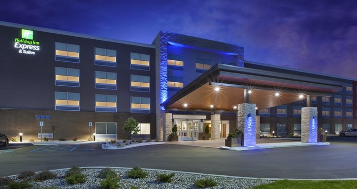 Exterior Holiday Inn Express & Suites GRAND RAPIDS - AIRPORT NORTH, an IHG Hotel