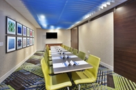 Functional Hall Holiday Inn Express & Suites GRAND RAPIDS - AIRPORT NORTH, an IHG Hotel