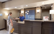 Lobi 6 Holiday Inn Express & Suites YANKTON, an IHG Hotel