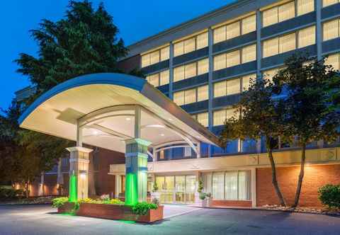 Exterior Holiday Inn CHARLOTTESVILLE-MONTICELLO, an IHG Hotel