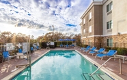 Swimming Pool 3 Holiday Inn Express & Suites ROSEVILLE - GALLERIA AREA, an IHG Hotel