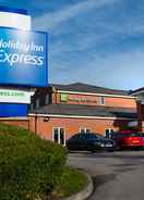 Free parking is available for guests at our Manchester hotel Holiday Inn Express Manchester East, an IHG Hotel