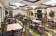 ร้านอาหาร 6 Holiday Inn Express & Suites OMAHA I - 80, an IHG Hotel