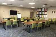 Functional Hall Holiday Inn Express & Suites MARYVILLE, an IHG Hotel