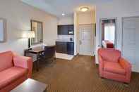 Common Space Holiday Inn Express & Suites PLEASANT PRAIRIE / KENOSHA, an IHG Hotel