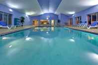 Swimming Pool Holiday Inn Express & Suites PLEASANT PRAIRIE / KENOSHA, an IHG Hotel