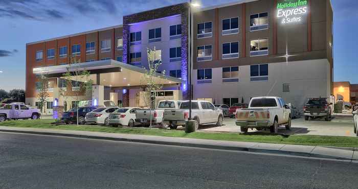 Exterior Holiday Inn Express & Suites ROSWELL, an IHG Hotel