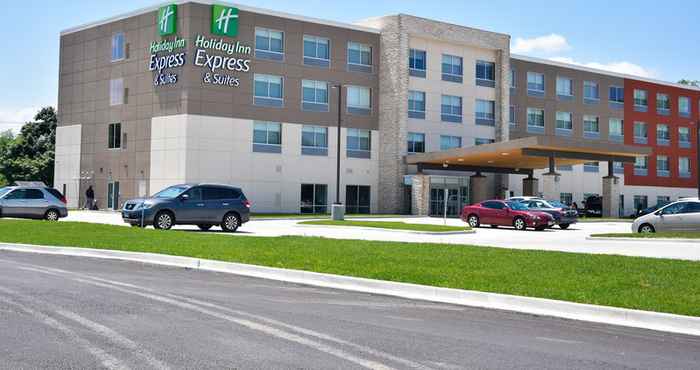 ภายนอกอาคาร Holiday Inn Express & Suites BENSENVILLE - O'HARE, an IHG Hotel