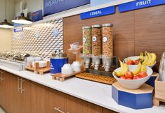 Restaurant 5 Holiday Inn Express EARLY, an IHG Hotel