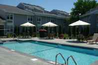 Swimming Pool Holiday Inn CAPE COD - HYANNIS, an IHG Hotel