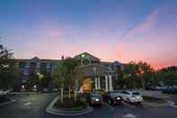 ภายนอกอาคาร Holiday Inn Express & Suites CHARLESTON-NORTH, an IHG Hotel