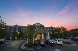 Holiday Inn Express & Suites CHARLESTON-NORTH, an IHG Hotel, ₱ 12,543.68