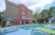 Swimming Pool 4 Holiday Inn Express & Suites CHARLESTON-NORTH, an IHG Hotel