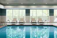 Swimming Pool Holiday Inn Express ALLIANCE, an IHG Hotel